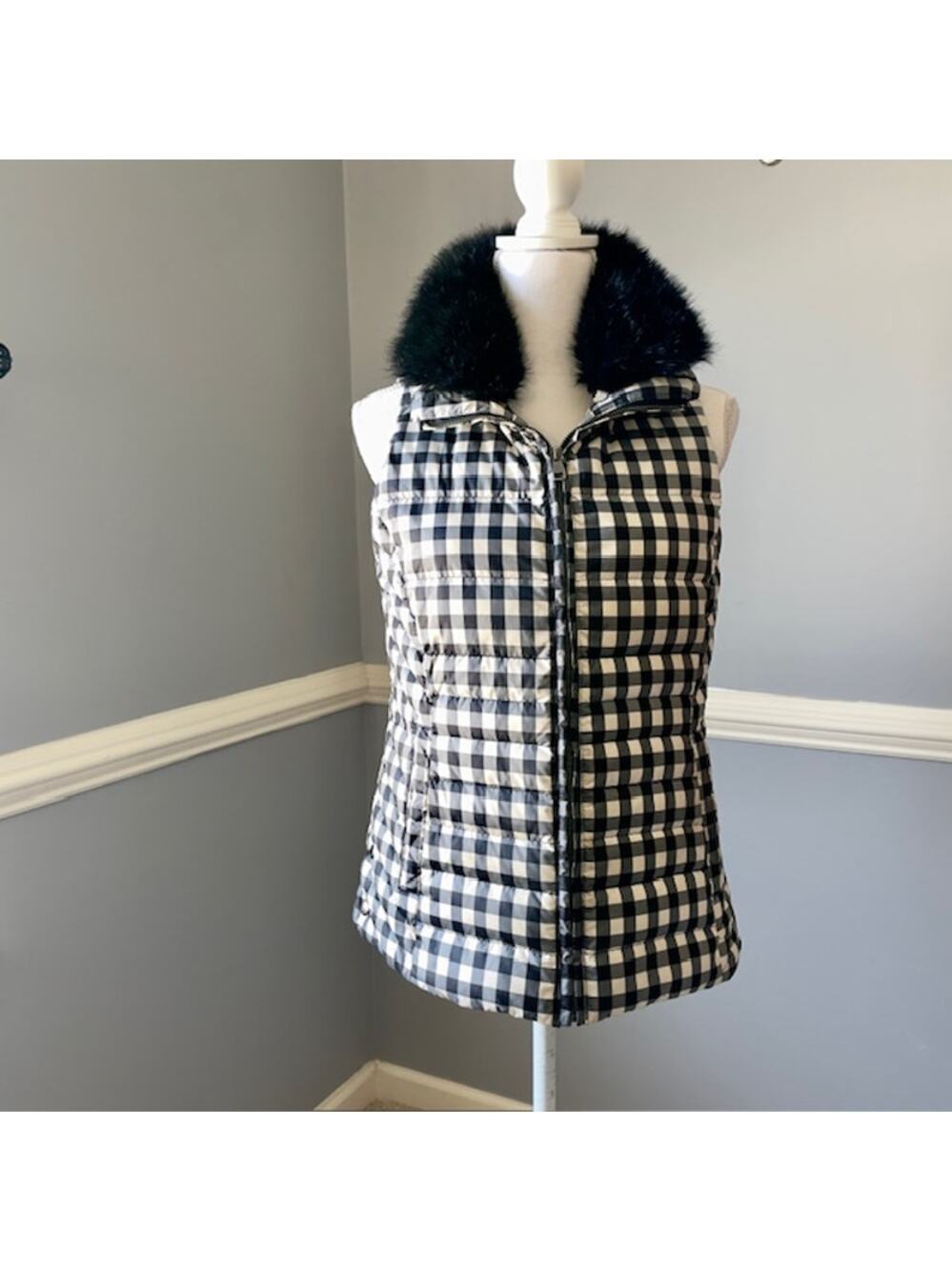 Talbots Black White Gingham Puffer Vest  Faux Fur Collar Pockets Preppy Quilted